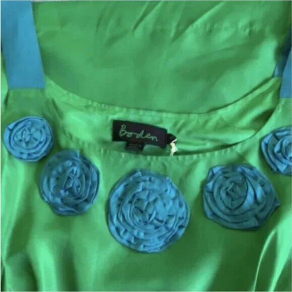 Boden Green and Blue Strap Silk Top with Rosettes Size 16 NWT - Picture 3 of 9